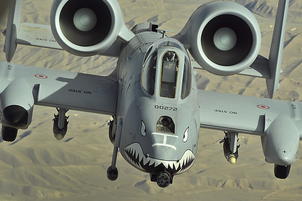 <b>BADASS:</b> En A-10 på patrulje over Afghanistan i 2008. I 55 år har angrepsflyet skremt vannet av fiender på slagmarken. 