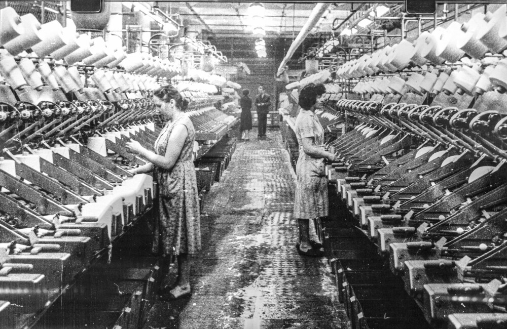 <b>I GAMLE DAGER:</b> Tekstilfabrikken Manufaktura hadde 4000 mekaniske vevestoler på det meste.