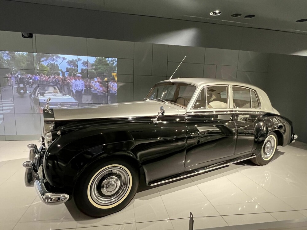 <b>GAVE:</b> Rolls-Royce har tradisjonelt vært prestisjemerket par excellence. Dette er en Silver Cloud Berline fra 1956.