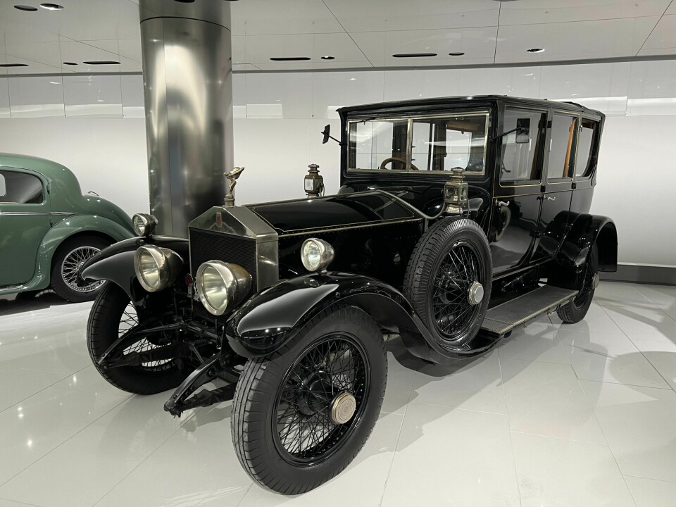 ELDST: Den eldste Rolls-Roycen i samlingen er en 40/50 Silver Ghost Limousine Barker fra 1921. Den skal ha hatt en toppfart på 115 km/t.