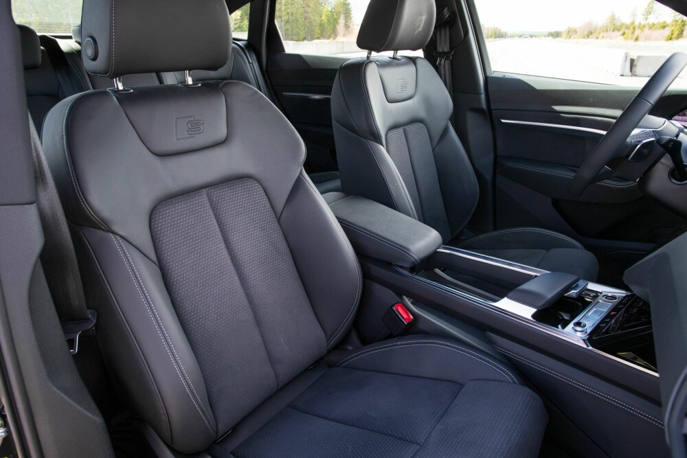 <b>KOMFORT:</b> Audi Q8 e-tron er en svært komfortabel bil og fremstår med solid kvalitetsfølelse i typisk Audi-ånd. 