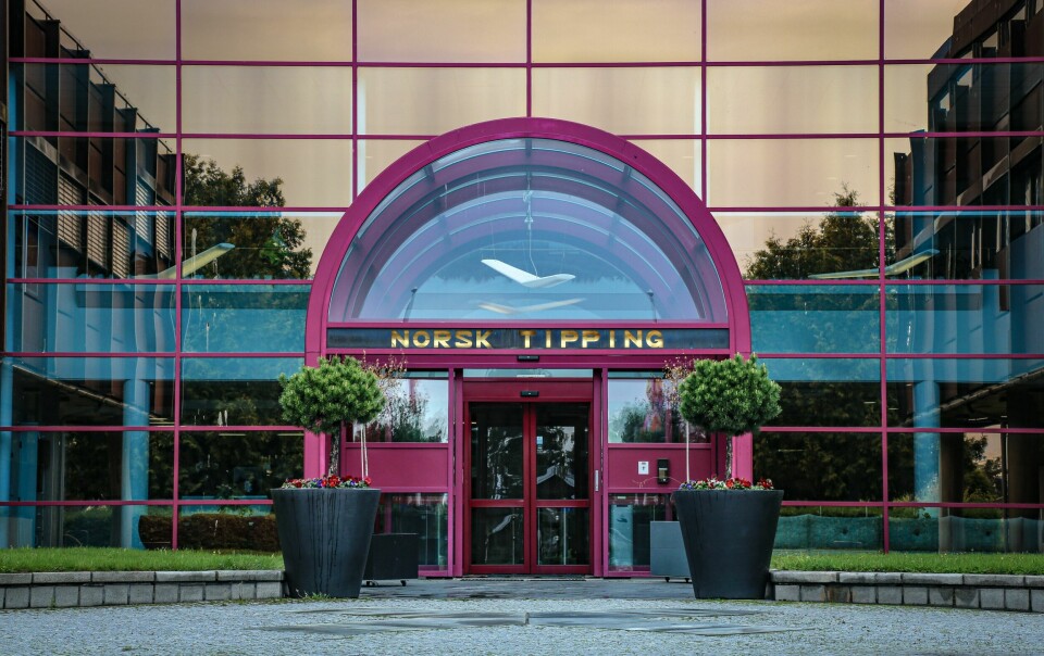 LYKKEBODEN: Det var høye skuldre og nervøs stemning i Norsk Tippings hovedkvarter på Hamar da tusenvis av nordmenn trodde TIX ville vinne Melodi Grand Prix. Tippeselskapet risikerte å tape enorme summer.