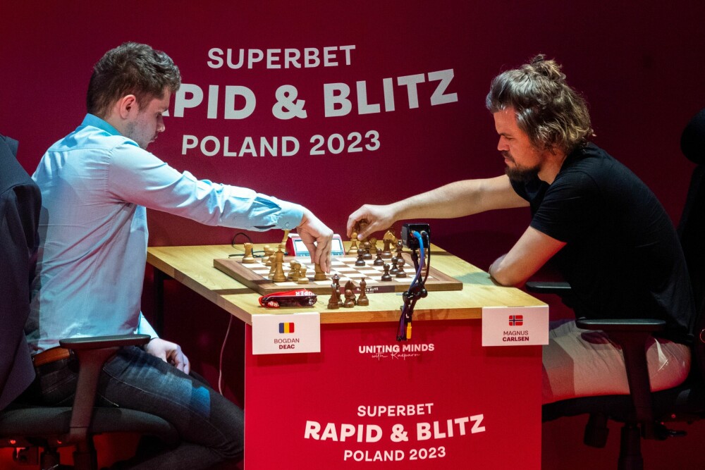 <b>OVERGÅS AV MASKINER:</b> Verdens fremste sjakkgenier som Magnus Carlsen (t.v.) har lite å stille opp med mot topptrente maskiner som både forutser trekk og mottrekk på brøkdelen av sekund.