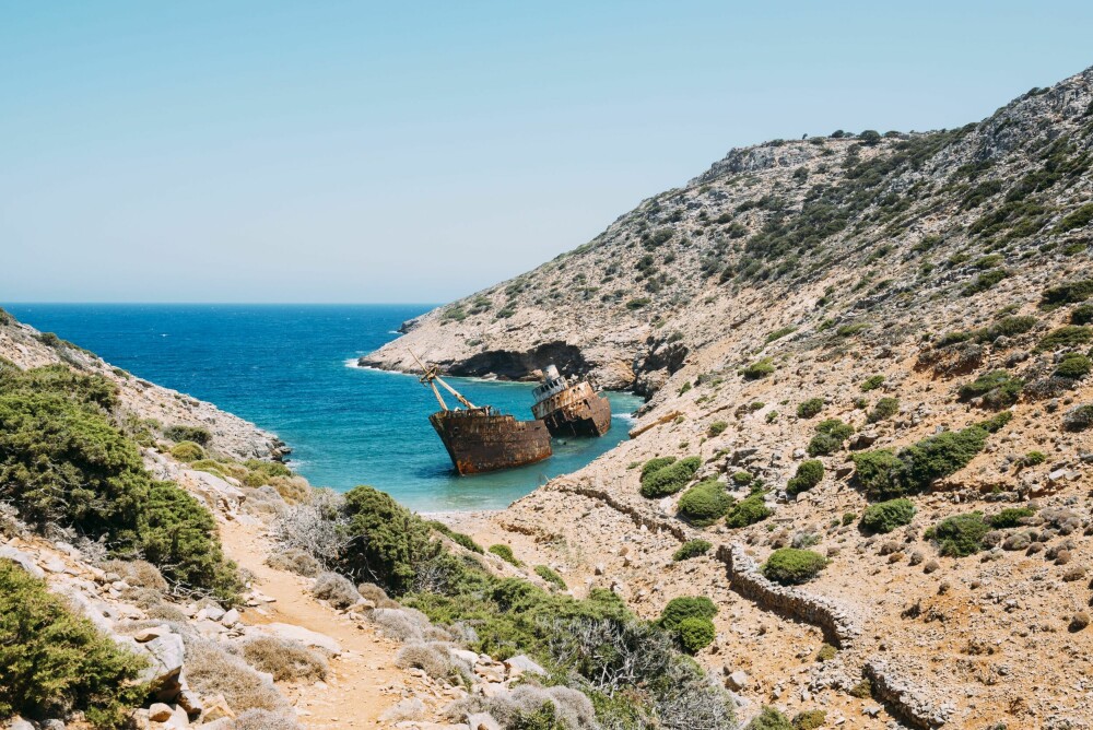 <b>FREDELIG:</b> Mens øyer som Santorini og Mykonos til tider opplever masseturisme, er tempoet mindre hektisk, men desto mer harmonisk på Amorgos. Interessen for øya tok seg opp etter kultfilmen «Det store blå» fra 1988, men fortsatt i behagelig skala.