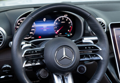 ORDENTLIG: Mercedes har tatt karosseristivheten til et nytt nivå, med ekstrem stabilietet og kvalitetsfølelse i interiøret som et resultat.