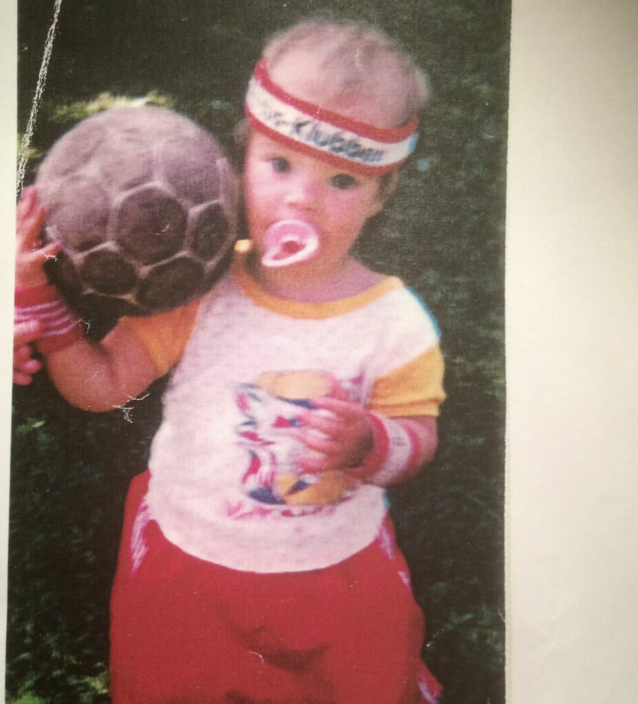 Anja hadde kontroll på håndballen allerede som liten jente.