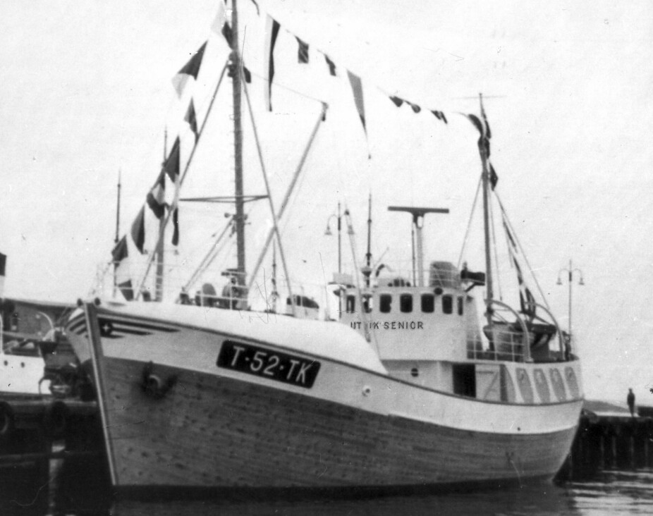 <b>RENT I SENK</b>: Fiskebåten «Utvik Senior» ble rent i senk under en storm i februar 1978. Vrakrestene som ble funnet i fjæra (innfelt) tydet på at skipet ble nærmest kløyvd av en langt større båt med spiss baug. Men den offisielle forklaringen var lenge «feilnavigering».