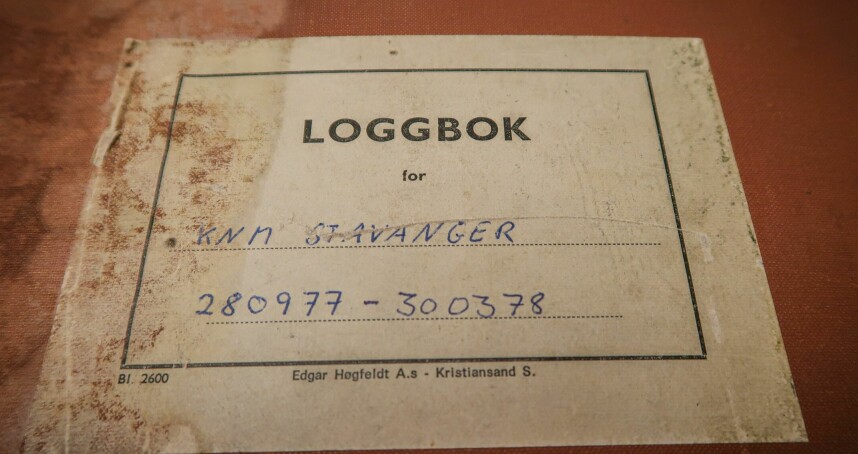 Offisielt lå krigsskipet ved kai − men loggboken rommet en hemmelighet
