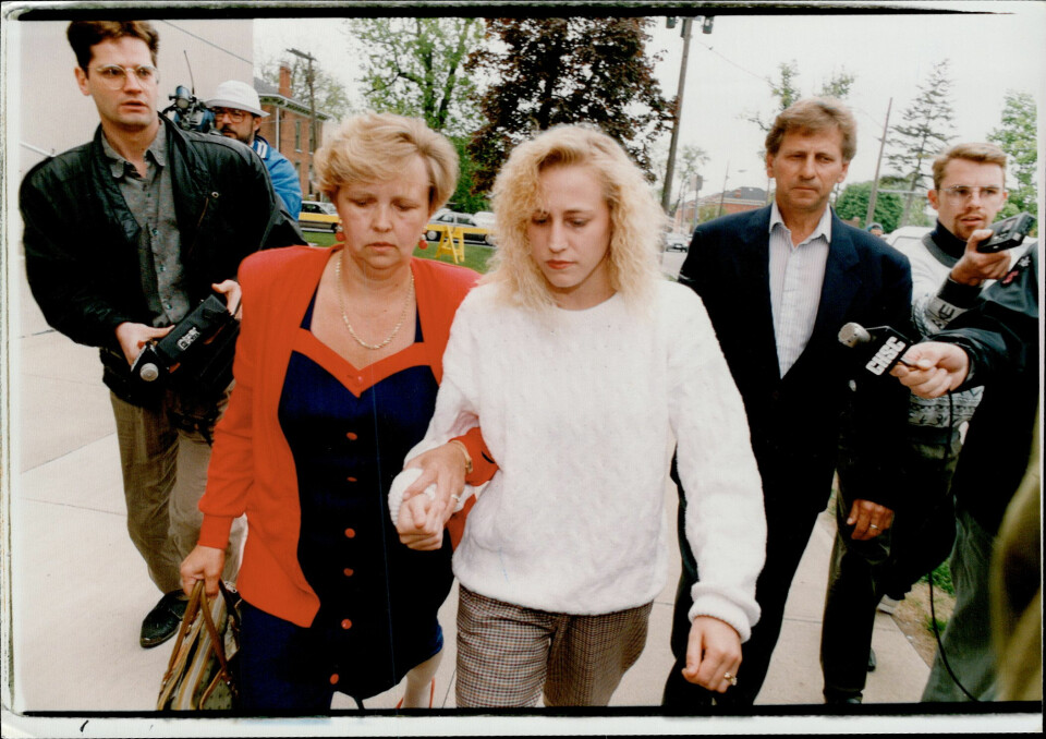 OPPLØST: Familien til Karla Homolka møtte sterkt preget til rettssaken mot datteren og Paul Bernardo.