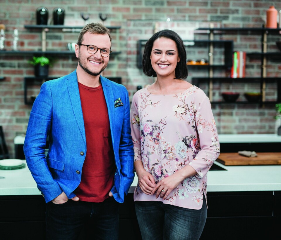 GOD KOLLEGER: Espen trives i TV 2 med kollegaen Desta Marie Beeder.