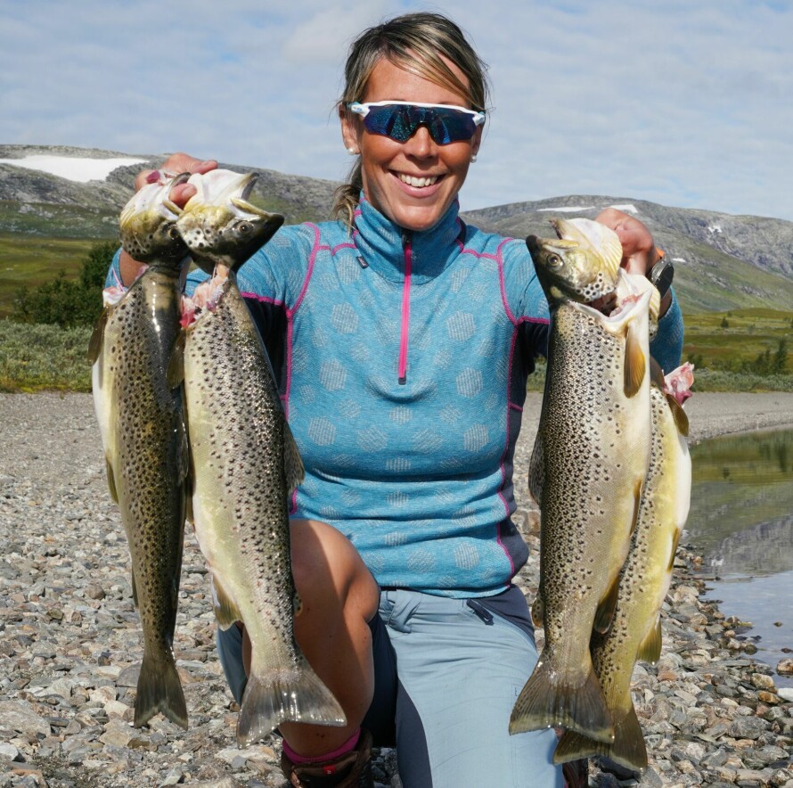 ØRRETBETT: På dagtid er fiske med båt langs marbakken effektivt.