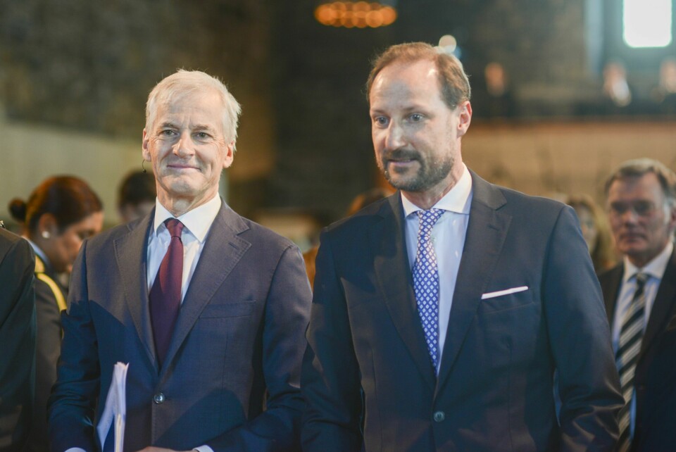UNGDOMMELIG: Statsministeren synes kronprinsen er en svært ungdommelig 50-åring, som han ikke minst viste da han kitet over Grønlandsisen for ikke lenge siden. – Det var imponerende, sier Jonas Gahr Støre.