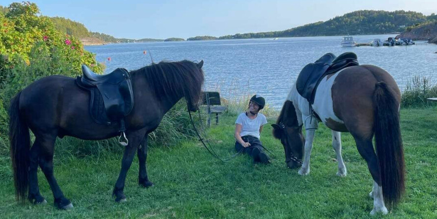 ET NYTT LIV: – Nærvær med hester er viktig meditasjon og terapi for meg i dag, sier Maria.