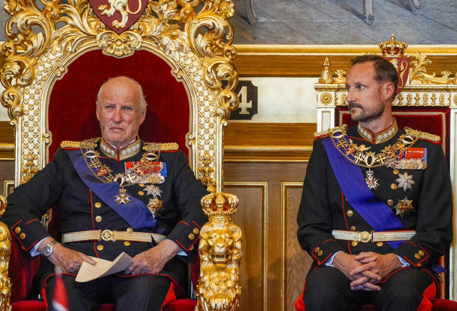 <b>KONG HAAKON</b>: Kronprins Haakon sammen med sin far kong Harald i 2022.