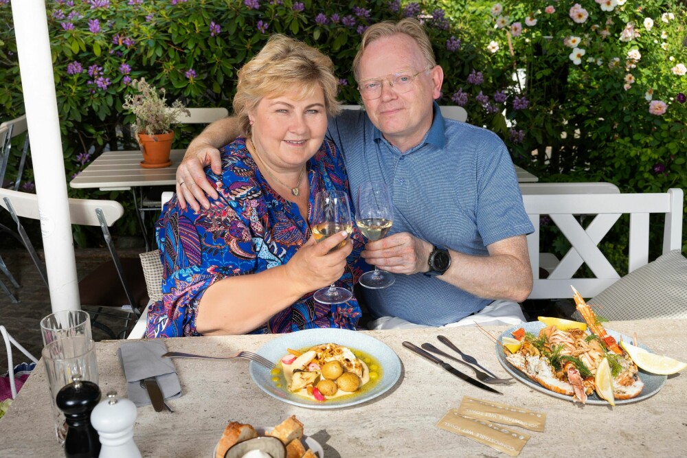 <b>GLAD I FISK: </b>– Et måltid med sjømat på tallerken og hvitvin i glasset faller i smak året rundt, mener Erna og Sindre.