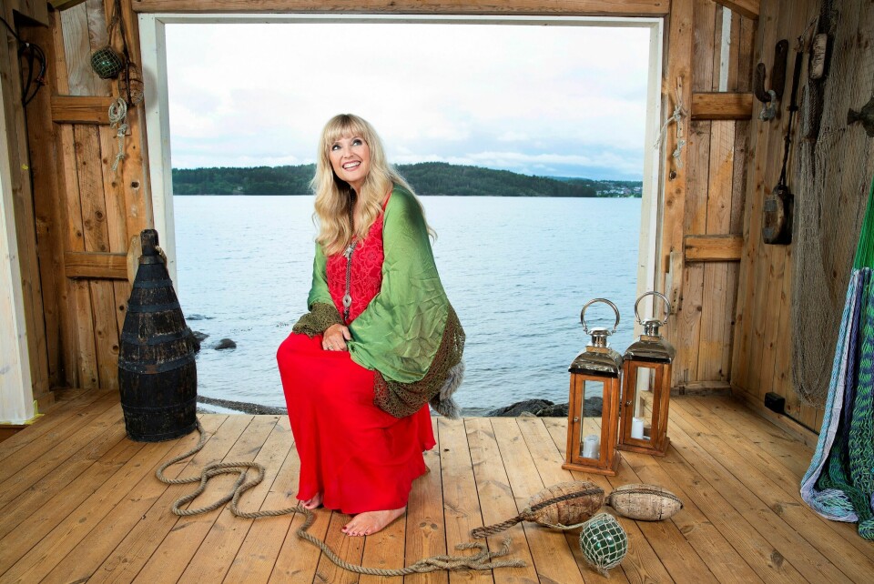 TRIVES BEST PÅ HYTTA: – Ingenting er bedre enn ferske reker, kjøpt på bryggen fra fiskebåten, synes Hanne.