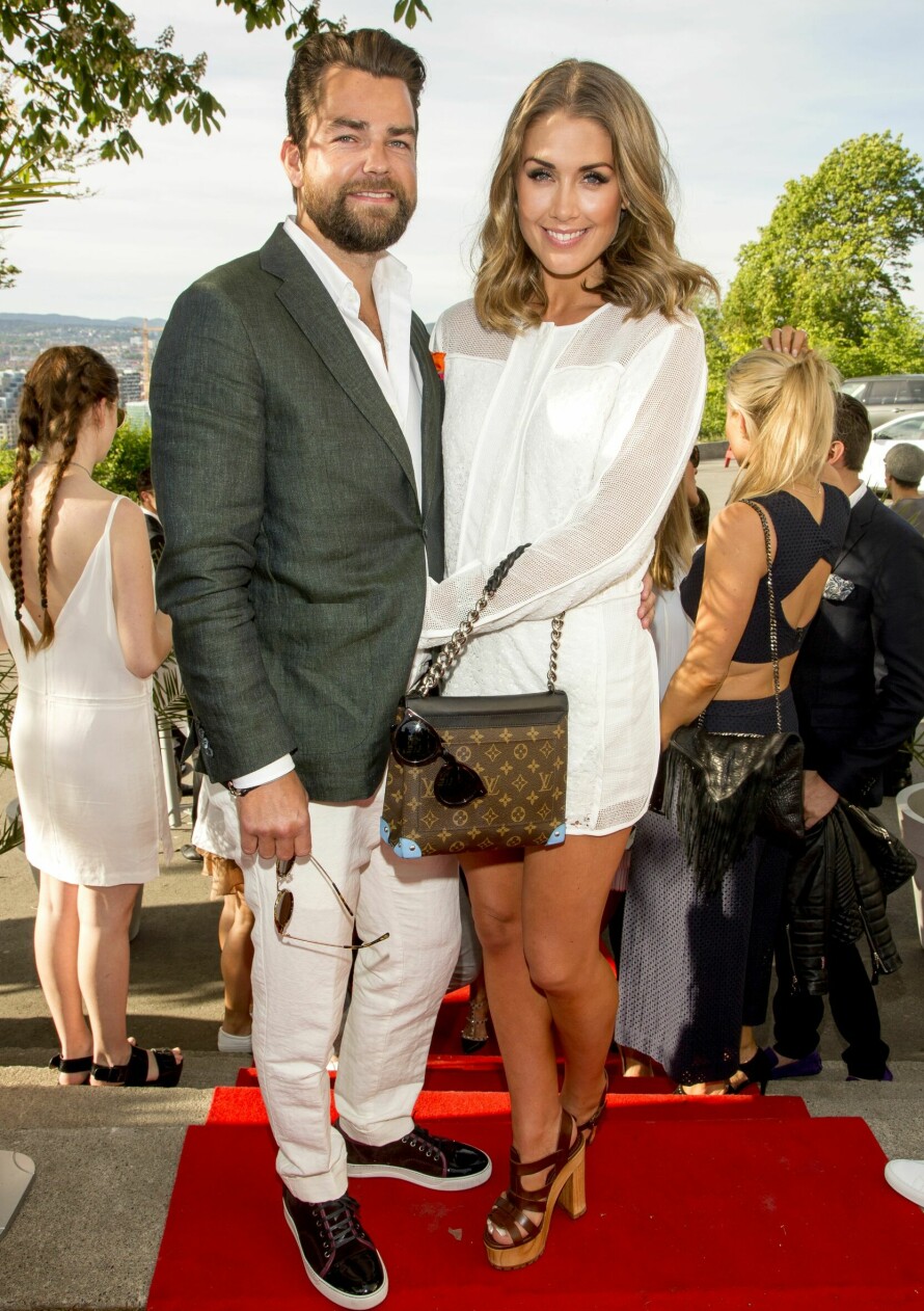 SUPERPAR: Markus Foss og Tone Damli slik vi er vant til å se dem på rød løper: Med begge bena godt plantet på jorden.