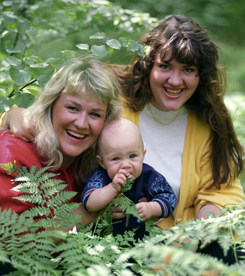 <b>FAMILIE:</b> Her er Eli Rygg sammen med datteren Camilla (18) og sønnen Marcus på 6. mnd. Bildet er tatt i 1992. 