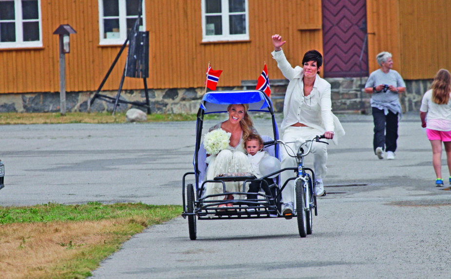<b>LYKKELIGE:</b> Gro og Anja giftet seg i Stavern i 2013. Sønnen Mio var selvfølgelig med på feiringen.