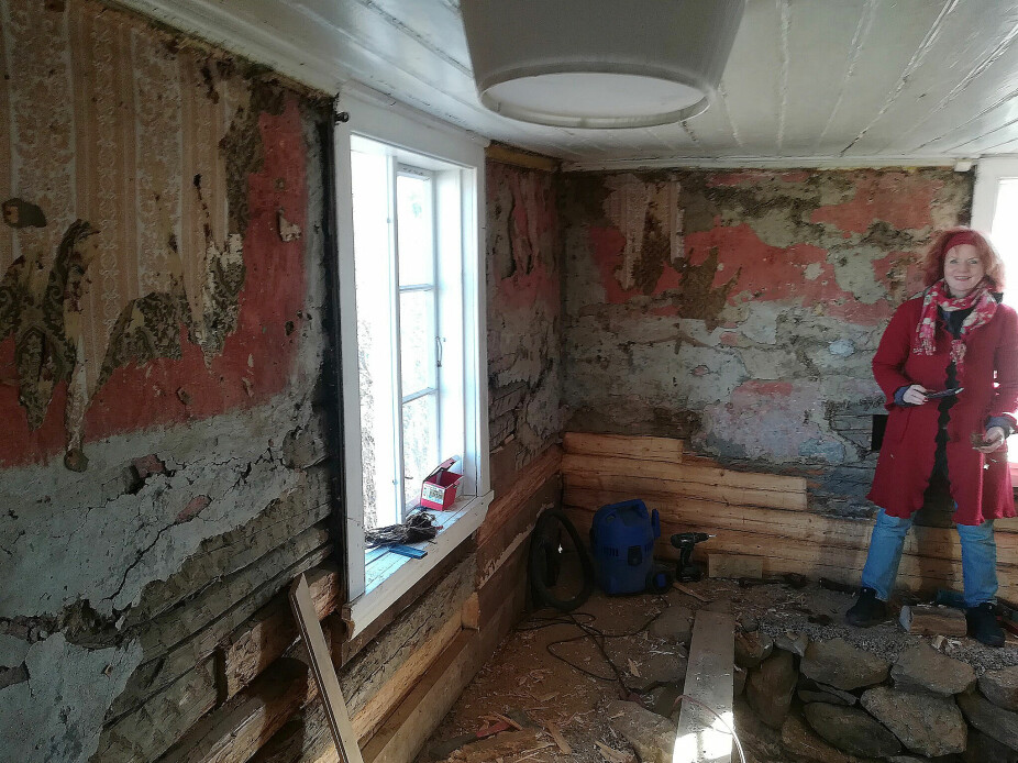 <b>PUSSET OPP:</b> Mari engasjerte håndverkere til å restaurere hytta i pakt med den opprinnelige stilen.