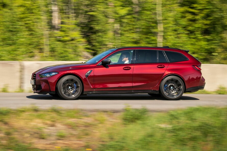 HÅNDGRANAT: Fra siden ser BMW M3 Touring relativt sivil ut, men har egenskaper det virkelig smeller av.