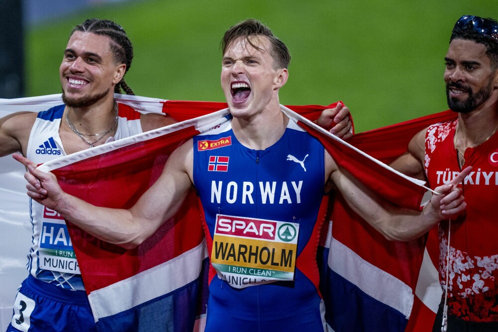 <b>EUROPAMESTER 2022:</b> Karsten jubler etter å ha vunnet finalen på 400 meter hekk under EM i friidrett i München i fjor sommer.