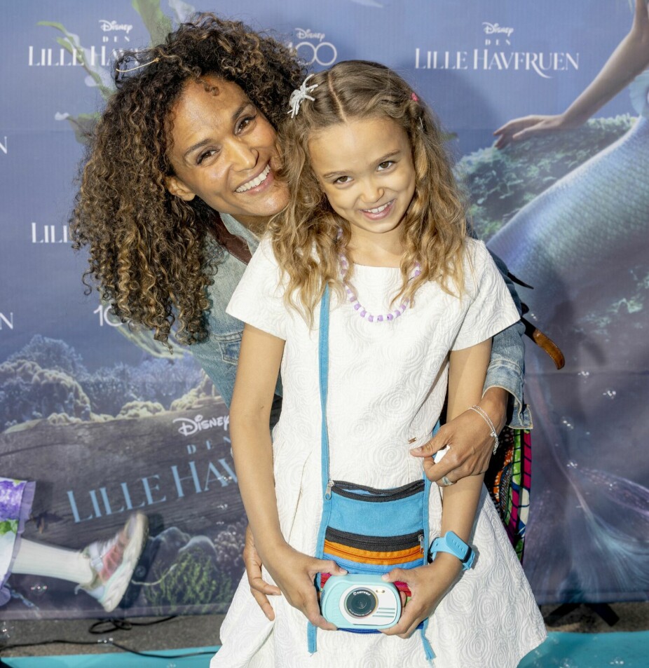 <b>KVALITETSTID:</b> Her og Nå møtte Haddy og datteren Maria på premieren av Disney-filmen «Den lille havfruen». Haddy elsker å tilbringe tid med døtrene sine.