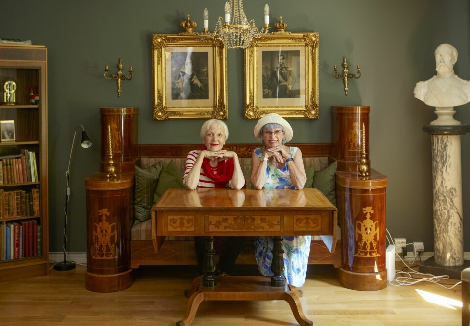 HELT KONGE: Kongeleiligheten på bakkeplan står til beboernes disposisjon og kan leies for en rimelig penge ved besøk av familie og venner. Leiligheten er møblert med inventar fra den første eiendommen til stiftelsen som lå i Drammensveien 18.