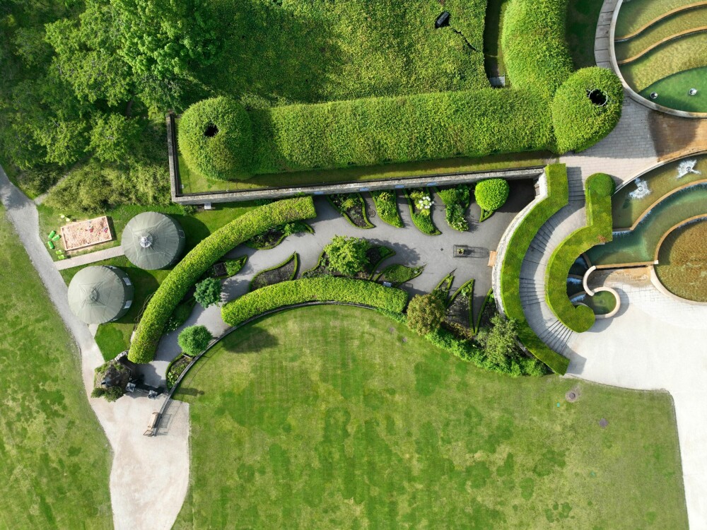 <b>DØDSVAKKERT:</b> Poison Garden, som er en av attraksjonene i hagen til Alnwick slott i Northumberland, England, er en av verdens mest dødelige hager. Her gror mer enn 100 giftige og narkotiske planter.