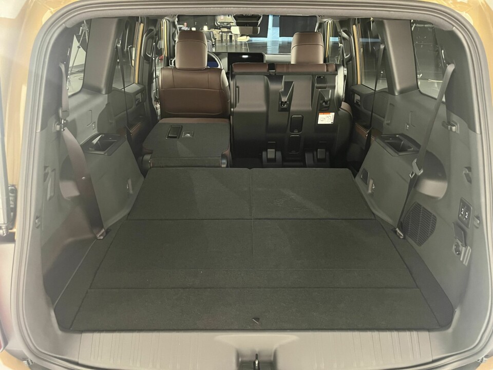 RAUST: Felles alle setene ned åpenbarer det seg et gigantisk lasterom. Bagasjerommet er utstyrt med stikkontakt.