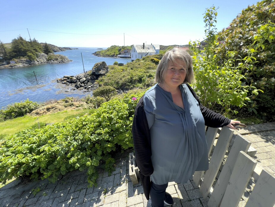 Jorunn Margrethe Thorsen er vokst opp i butikken til foreldrene. Da moren ble for gammel til å drive videre, flyttet hun hjem til Feøy for å overta butikken. I 21 år har hun vært å finne bak disken på øya med 40 fastboende.