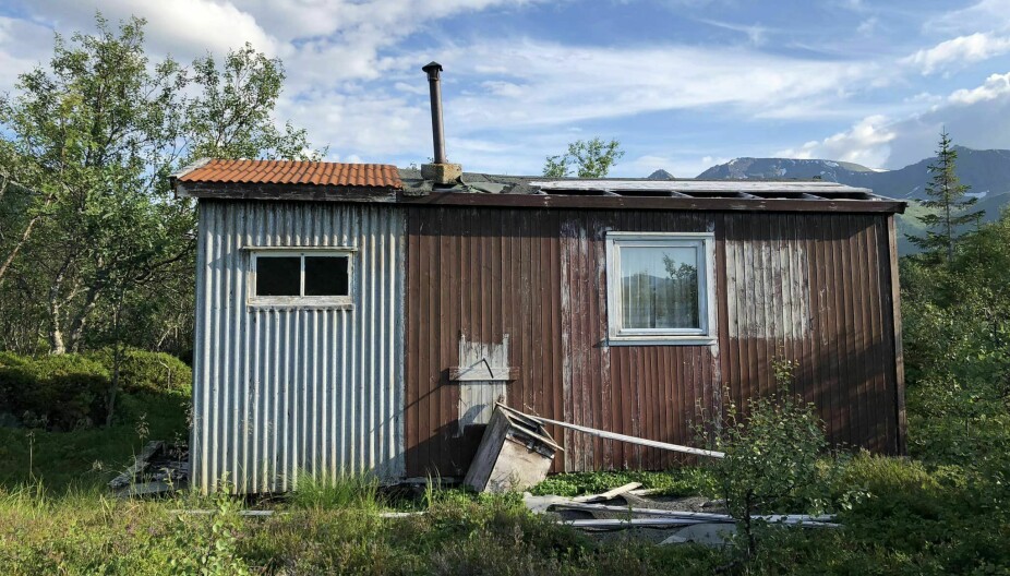 HYTTA FØR FORVANDLINGEN: Hytta ble bygget på 70-tallet av bestefaren til Geir-Vidar Haugen. Han ønsket å ta vare på den da han overtok hytta.