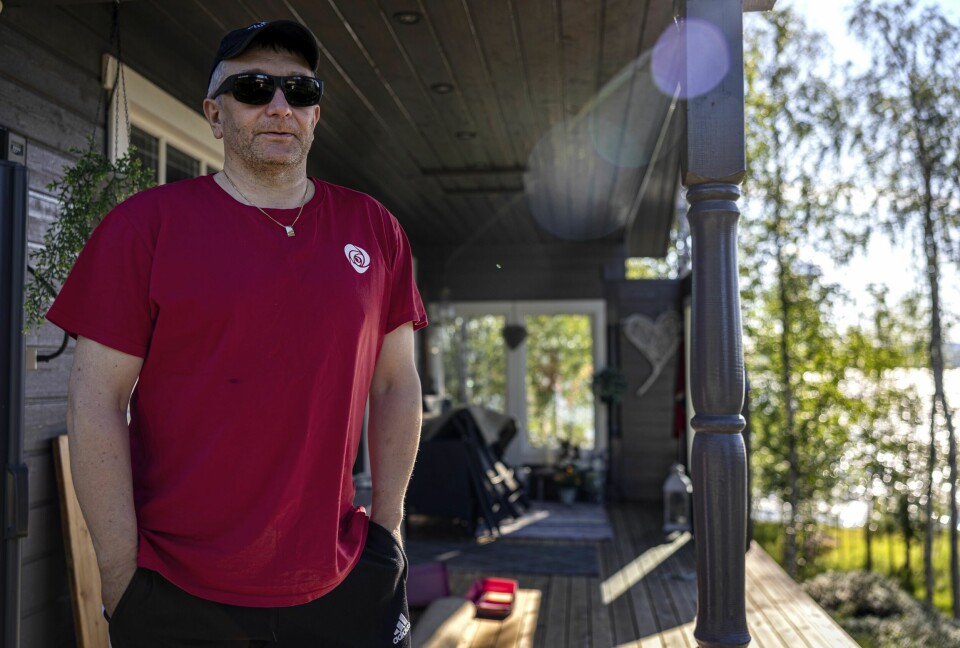 REINGJETEREN: Egil Kalliainen forteller at overlevelsesprosenten på reinkalver var tidligere svært høy i Pasvik. Helt til bjørnebestanden økte sent på 80-tallet.