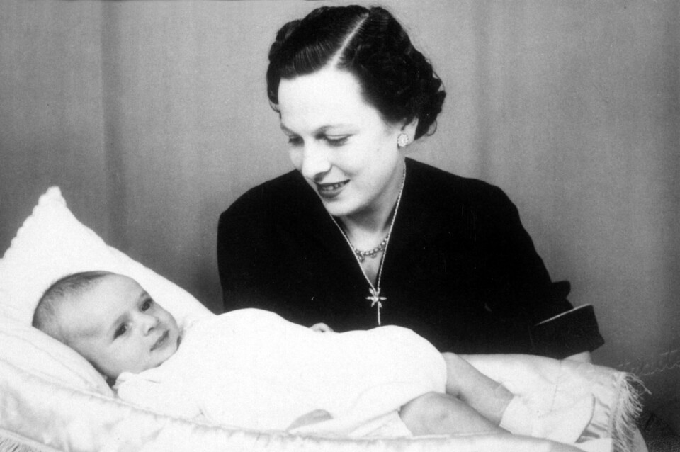 SATT BORT SOM BARN: Patricia Ireland var bare 17 år gammel da hun fikk sin sønn Colin. Faren stakk av. Starten på livet ble trøblete for den lille gutten som endte opp som seriedrapsmann.