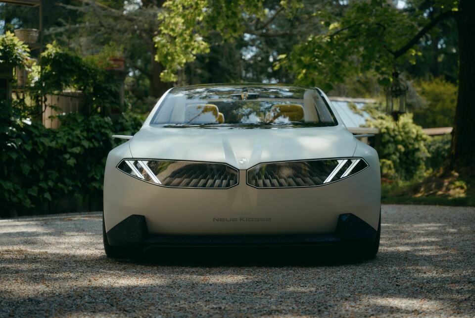 ELEKTRISK 3-SERIE: BMW Vision Neue Klasse er en konseptbil, men tross det futuristiske designet så skal ikke det skille seg voldsomt fra bilen som faktisk går i produksjon.