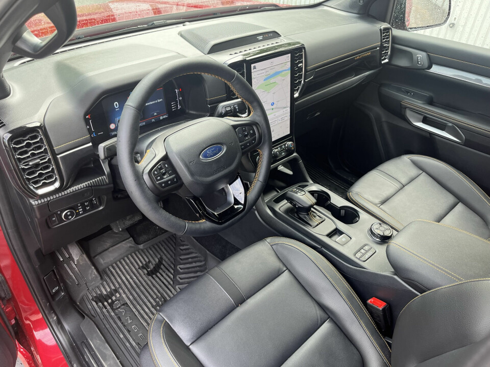 FORD RANGER: Nye Amarok er basert på Ford Ranger-plattform, noe som gir flere likheter også i interiøret. Likevel er det merkbare forskjeller.