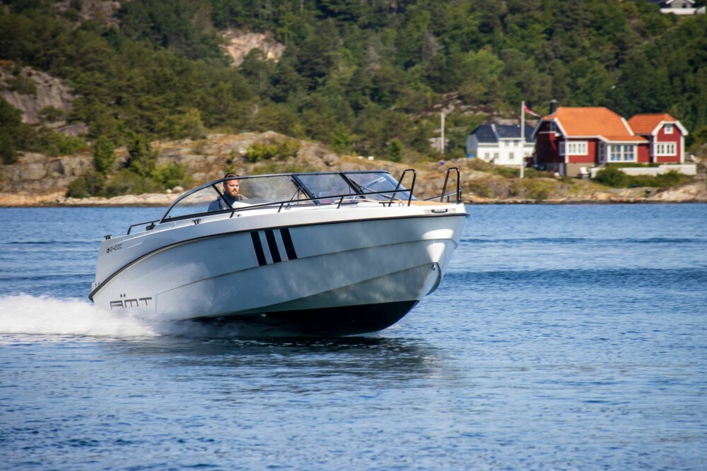 <b>SOM EN KULE:</b> Toppfart på rundt 48 knop er friskt, men båten trives aller best rundt 22–30 knop. 