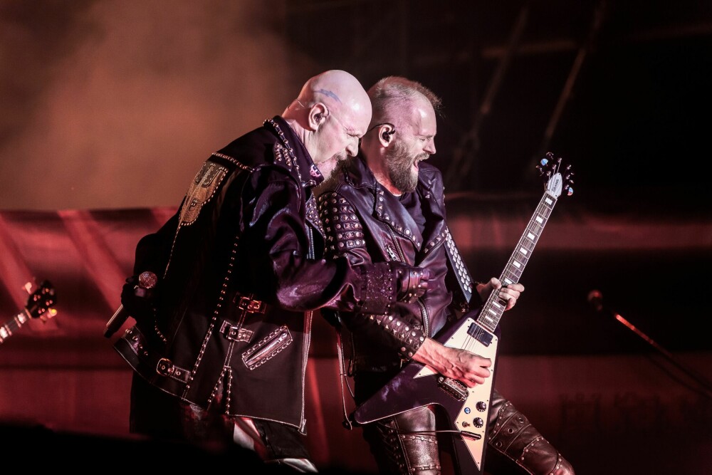 <b>HARDTSLÅENDE:</b> Judas Priest er kjent for sitt innovative gitararbeid og Rob Halfords (t.v.) stemme. Men i 1990 måtte de stille for retten i en av tidenes mest bisarre rettssaker.