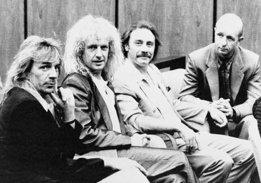 <b>SØKSMÅL:</b> Judas Priests medlemmer (f.v.) Glenn Tipton, K.K. Downing, Ian Hill og Rob Halford i retten i Nevada i 1990, saksøkt for å ha oppfordret fans til selvdrap.