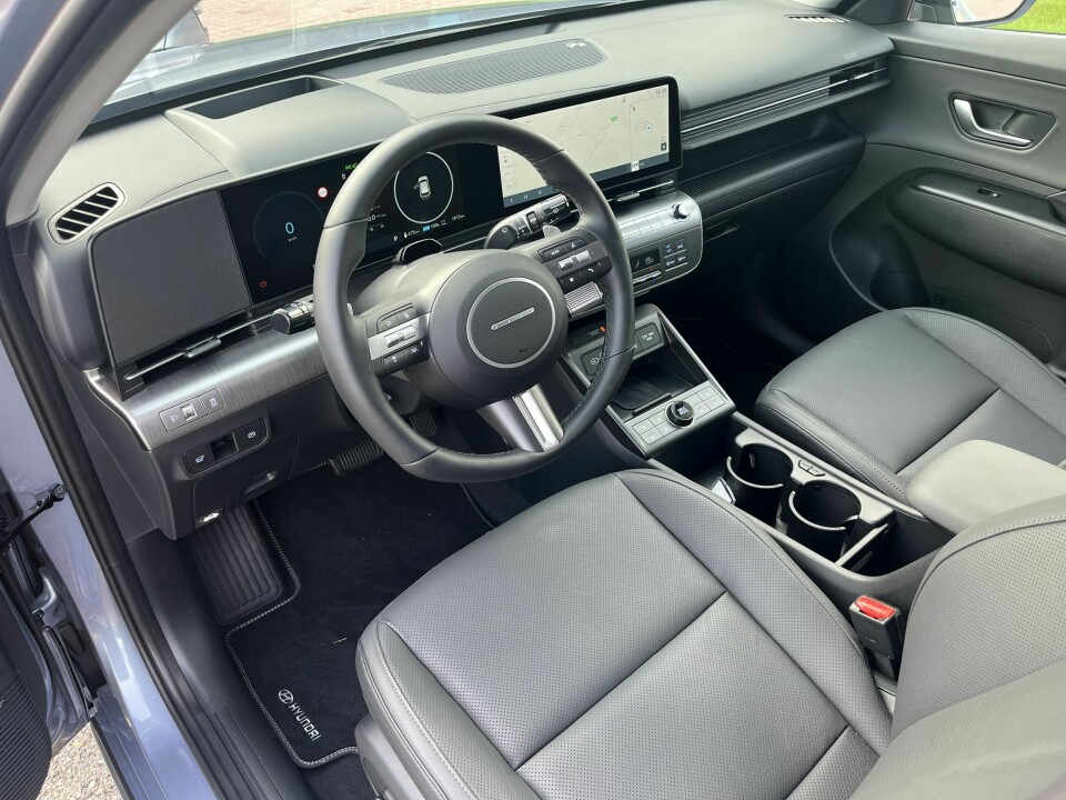 FUNKSJONELT: Ingen fest av et førermiljø, men nøkternt og funksjonelt.