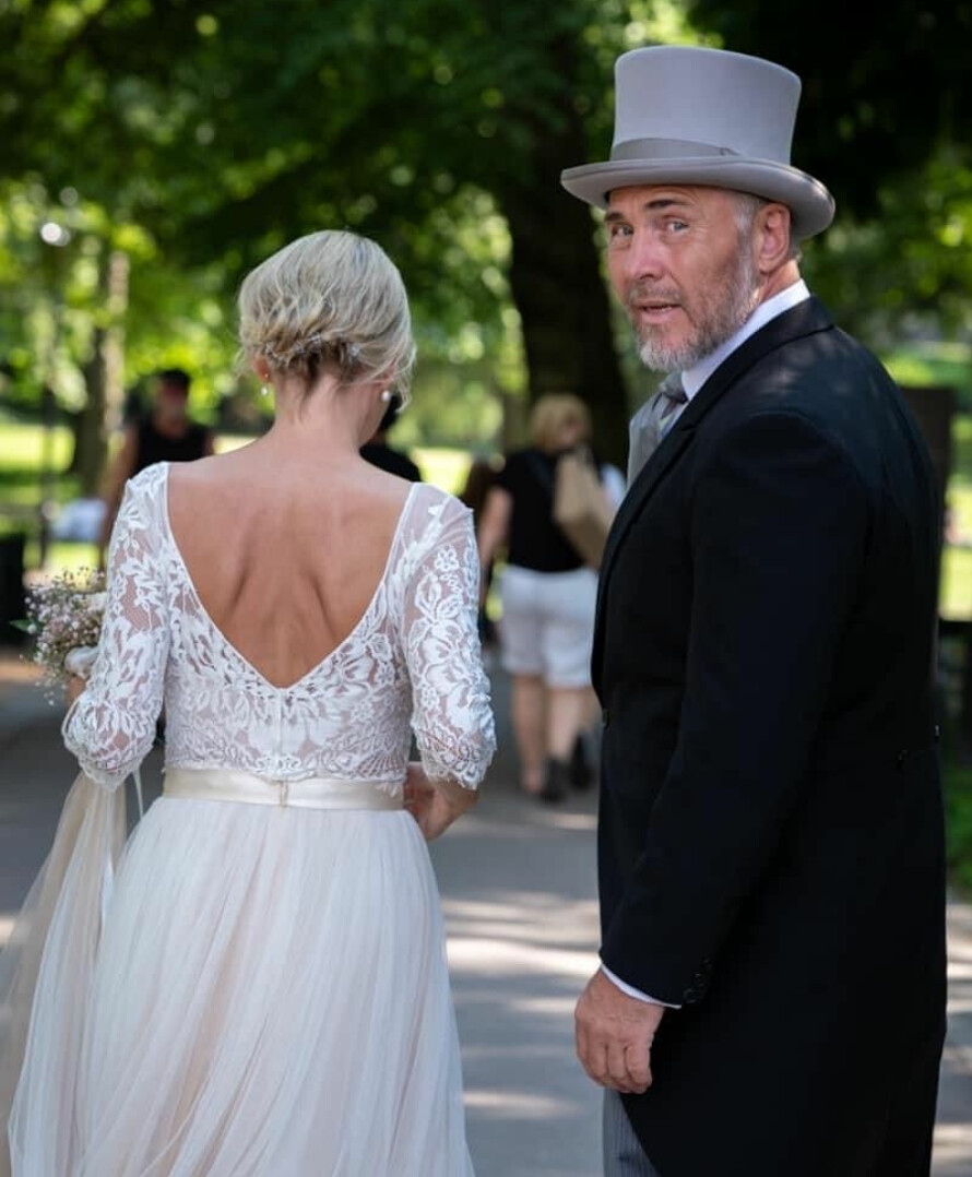 TAKKNEMLIG: – Dette er det vakreste og flotteste en enkel kar fra Drammen kan oppleve, sier Michael om bryllupet med sin kjære Eva.