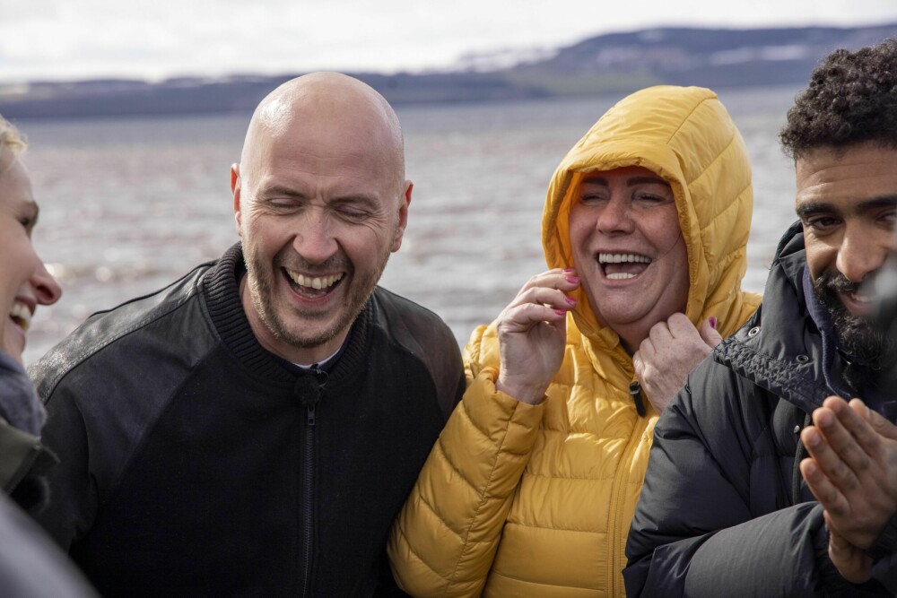 <b>GOD STEMNING:</b> Anne Rimmen, Terje Sporsem, AnneMa Yuvali og Arman helt i startfasen av «71 grader nord – Norges tøffeste kjendis».