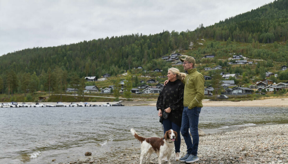 NATUROPPLEVELSER PÅ HYTTA: Maria og Jan-Inge går lange turer ved fjorden, og på toppturer i området. Hyttelivet ble akkurat så fint som de hadde håpet på, og faktisk enda bedre.