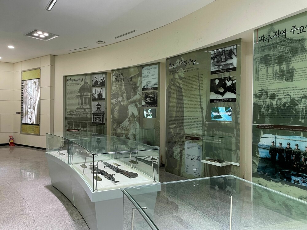 <b>MUSEUM:</b> DMZ exhibition hall er et museum med utstillinger av våpen og andre gjenstander fra krigen.