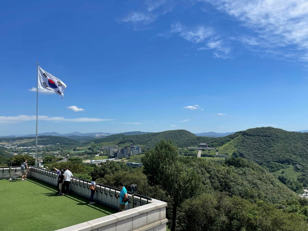 <b>VAKRE OMGIVELSER:</b> I et av Koreas flotteste naturområder ligger DMZ med utsikt mot Seoul og Nord-Korea.