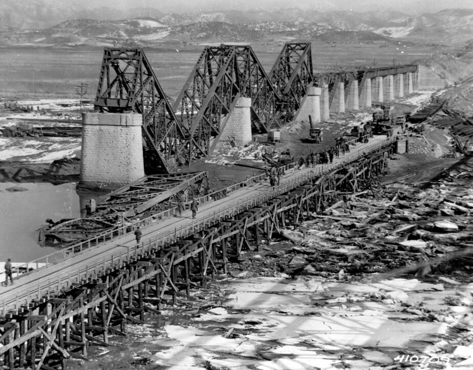 Frihetsbro: Freedom Gate Bridge ble bygget av amerikanske ingeniørsoldater i 1952. Den skulle være en midlertidig erstatter for den opprinnelige broen over Imjinelven som ble bombet under Koreakrigen.