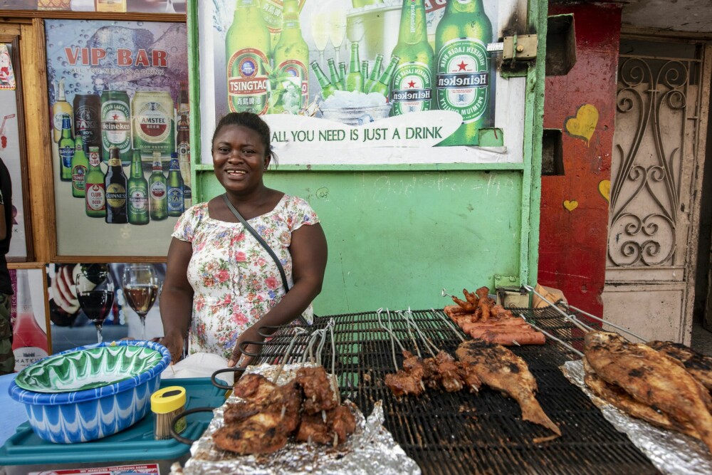 <b>FRISTELSER:</b> Dagens Monrovia er rolig, og du føler deg vel­kommen. Hawa selger mat rett fra grillen. Kjempegodt.