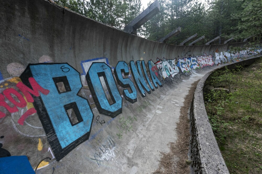 <b>SKYTTERGRAV:</b> Bobbanen fra OL i Sarajevo i 1984 er blitt en turistattraksjon. Under krigen ble den brukt som skyttergrav.