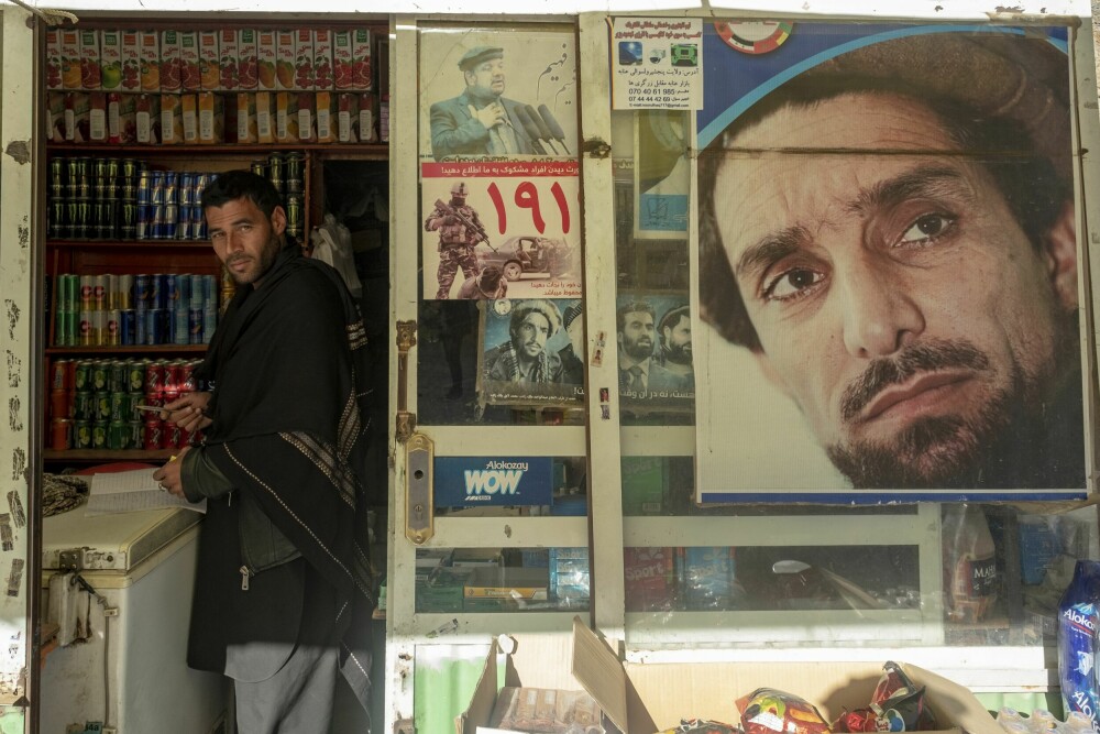 <b>RETRO:</b> Talib Khan driver butikk i Pansjir. Stilig retro for norske øyne.
