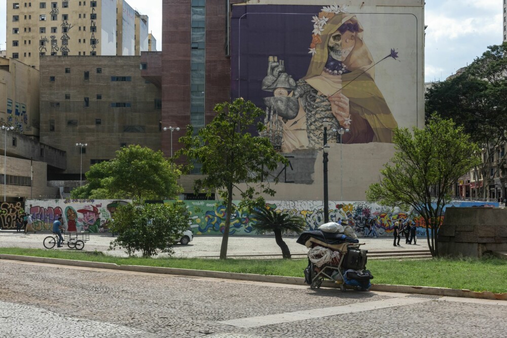 <b>GATEKUNST:</b> São Paulo er et mekka for gatekunst. Her Santa Muerte, en helgen som dyrkes i Mexico i forbindelse med «de dødes dag». Dyrkelsen av henne er knyttet til helbredelse og beskyttelse, men er fordømt av den katolske kirke.